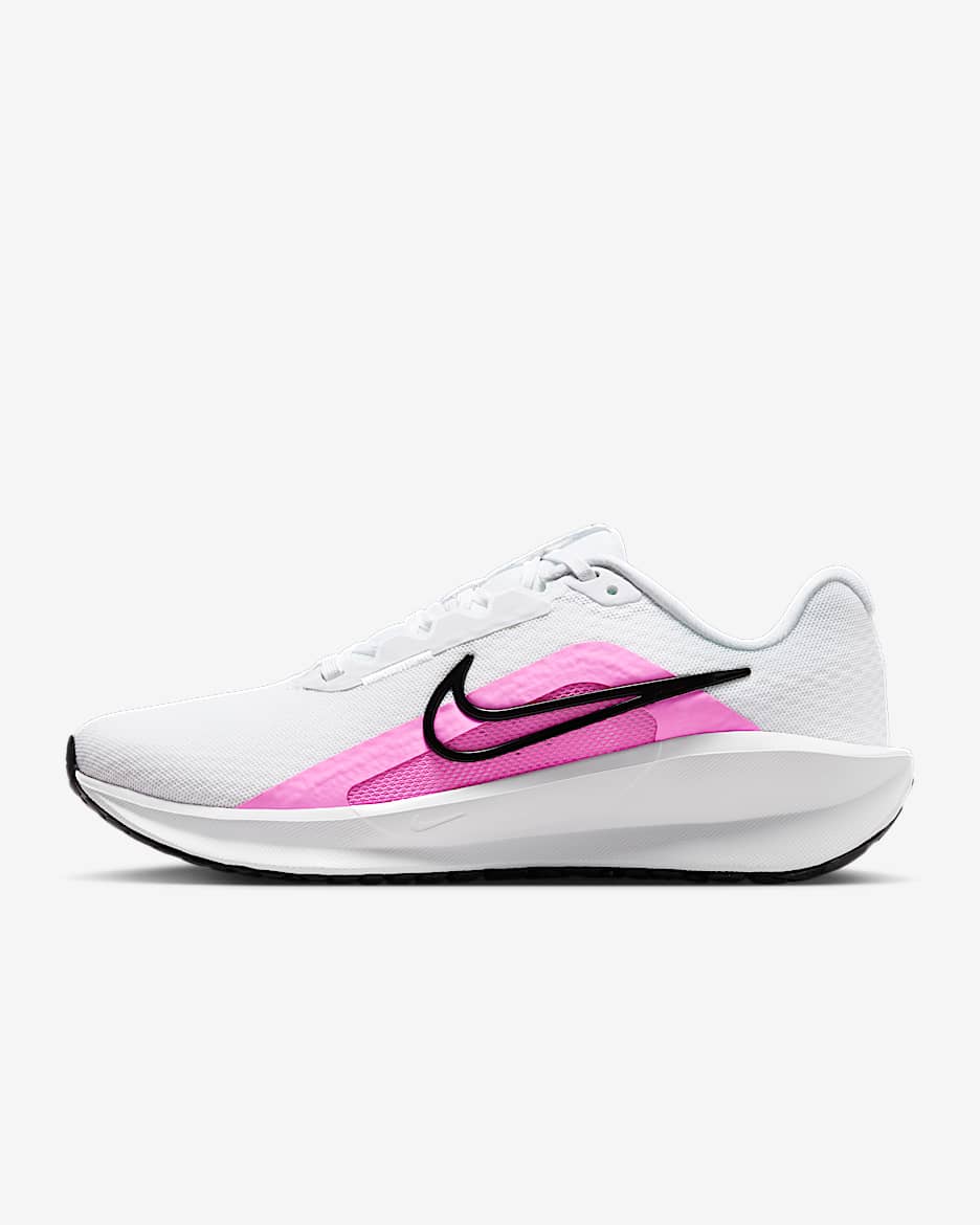 Nike Downshifter 13 Straßenlaufschuh für Damen - Weiß/Schwarz/Pink Spell
