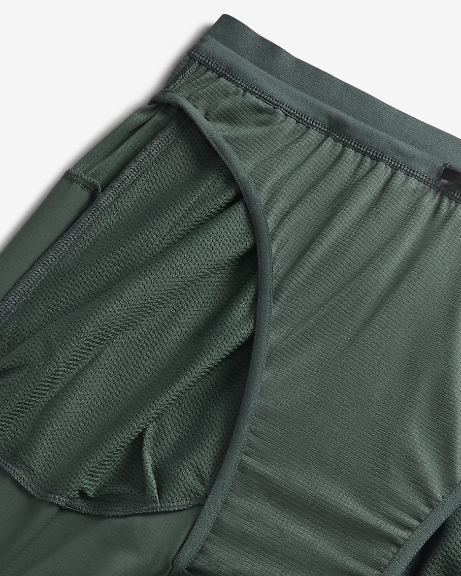 Nike Stride Men's Dri-FIT 13cm (approx.) Brief-Lined Running Shorts - Vintage Green/Black