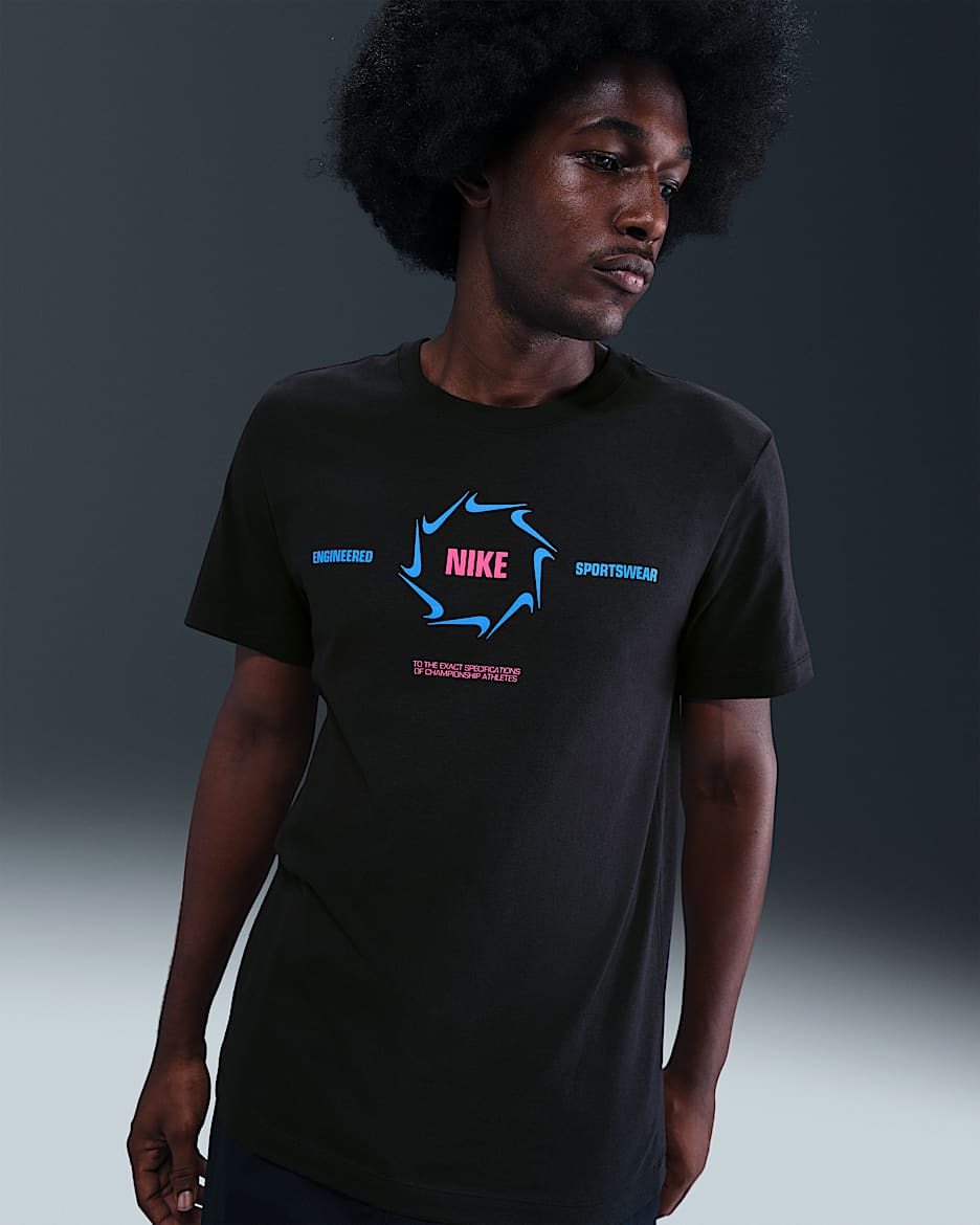 Nike Sportswear Men's T-Shirt - Black/Hyper Pink