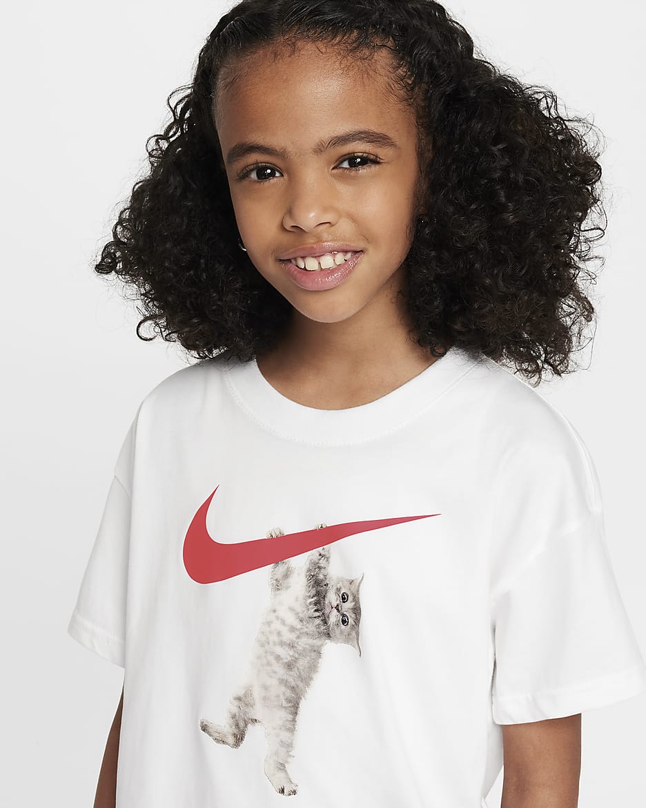 Nike Sportswear Older Kids' (Girls') T-Shirt - White