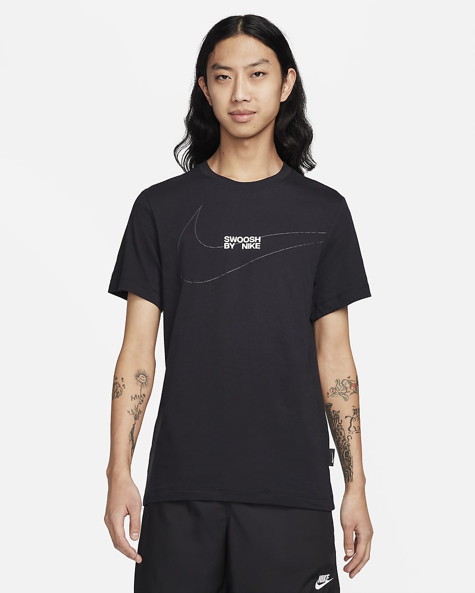 Nike Sportswear 男款 T 恤 - 黑色