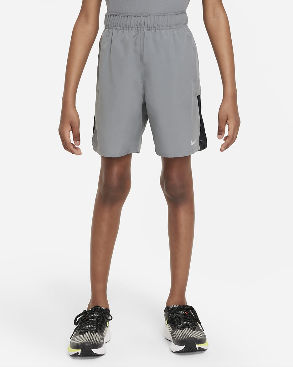 Shorts de entrenamiento para niño talla grande Nike Dri-FIT Challenger - Gris humo/Negro