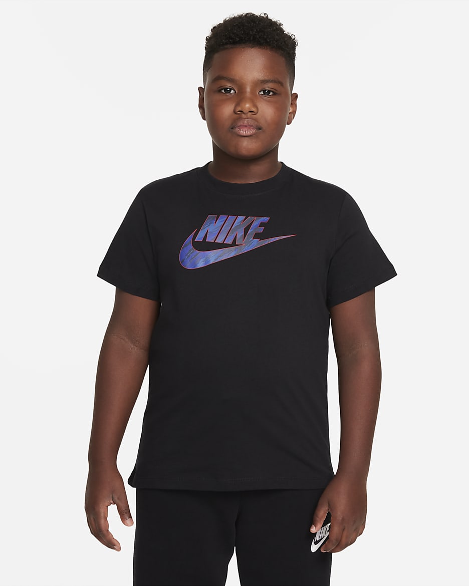 Playera para niños talla grande Nike Sportswear (talla extendida) - Negro/Rojo universitario