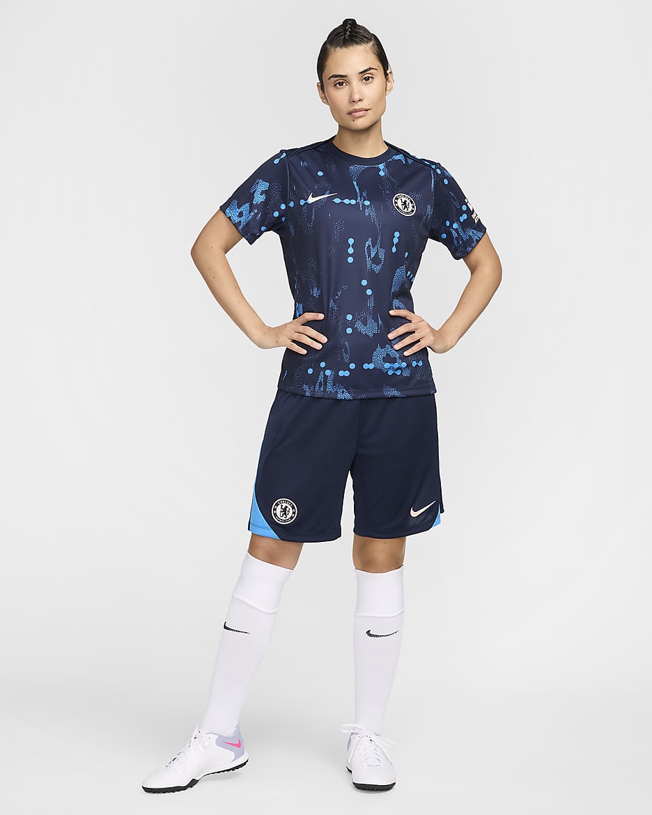 Chelsea FC Academy Pro Camiseta de fútbol de manga corta para antes del partido Nike Dri-FIT - Mujer - Obsidian/Guava Ice