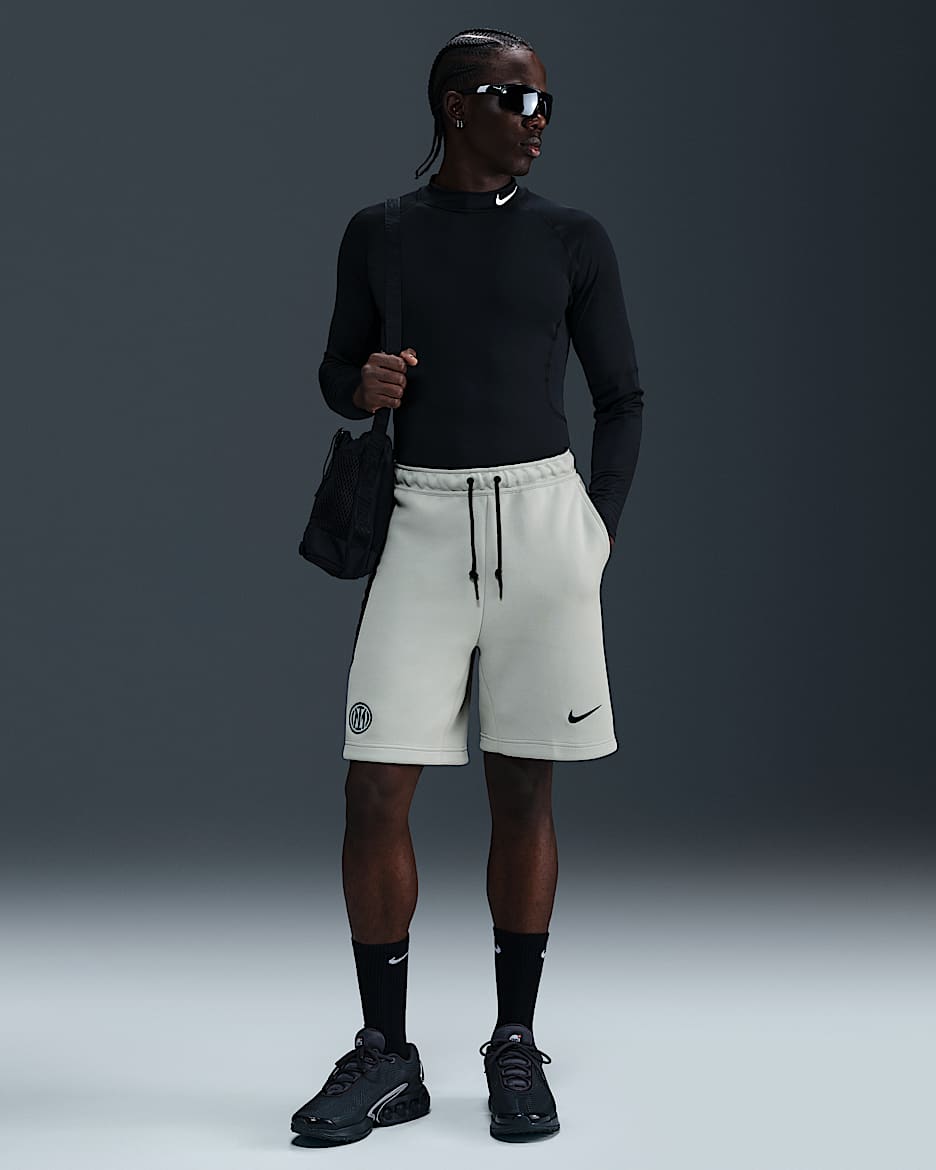 Inter Milan Tech Men's Nike Football Fleece Shorts - Grey Haze/Blue Void
