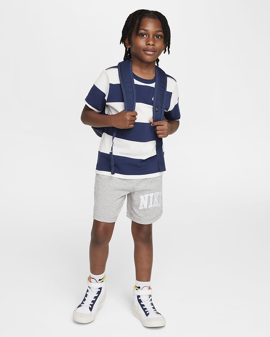 Shorts de French Terry con aplique para niños talla pequeña Nike Sportswear Club - Gris oscuro jaspeado