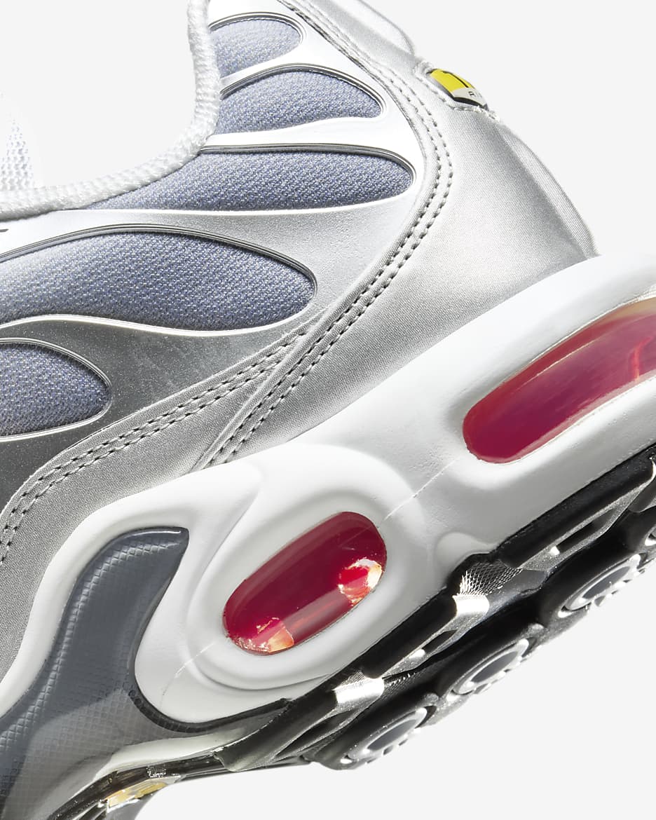 Nike Air Max Plus Sabatilles - Dona - Platejat metal·litzat/Cool Grey/Wolf Grey/University Red