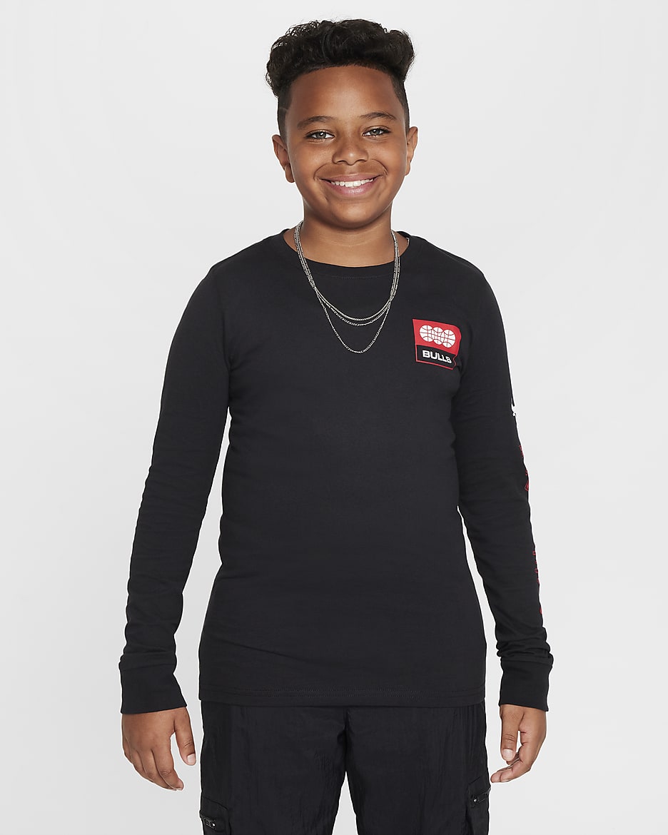 Chicago Bulls Essential Older Kids' (Boys') Nike NBA Long-Sleeve T-Shirt - Black