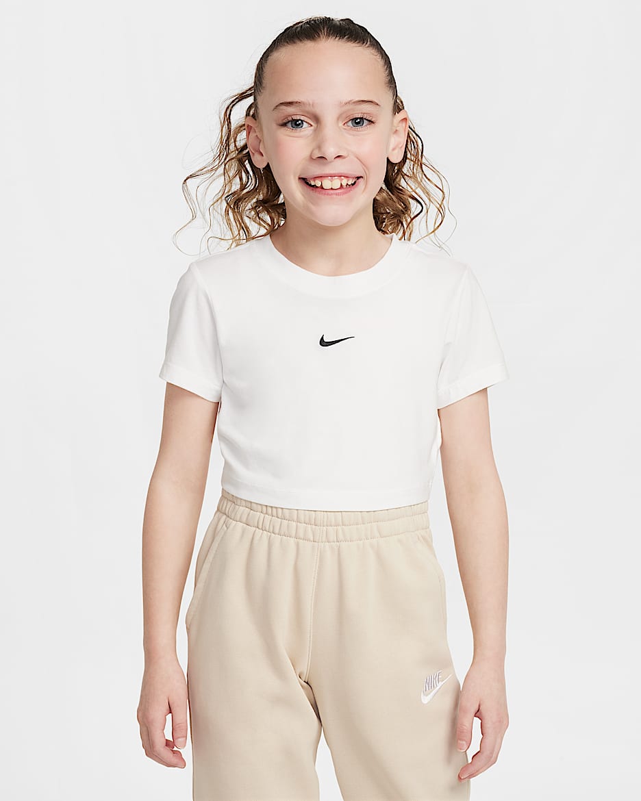 Zkrácené tričko Nike Sportswear pro větší děti (dívky) - Bílá