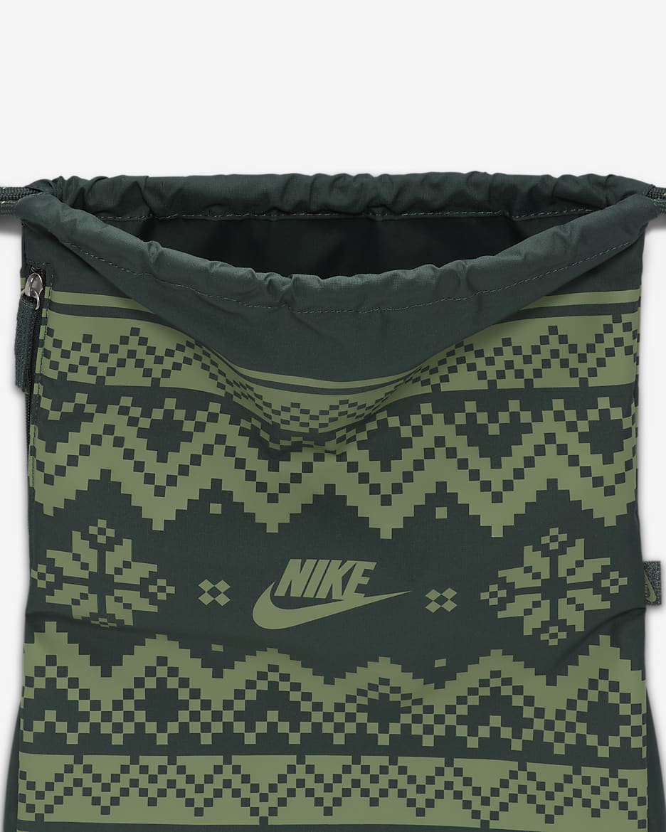 กระเป๋าแบบมีเชือกผูก Nike Heritage (13 ล.) - Vintage Green/Oil Green/Oil Green