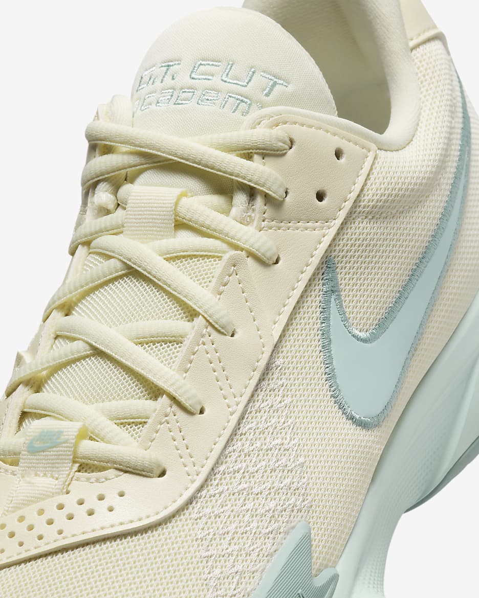 Sapatilhas de basquetebol Nike G.T. Cut Academy - Coconut Milk/Mineral/Castanho Orewood claro/Jade Ice