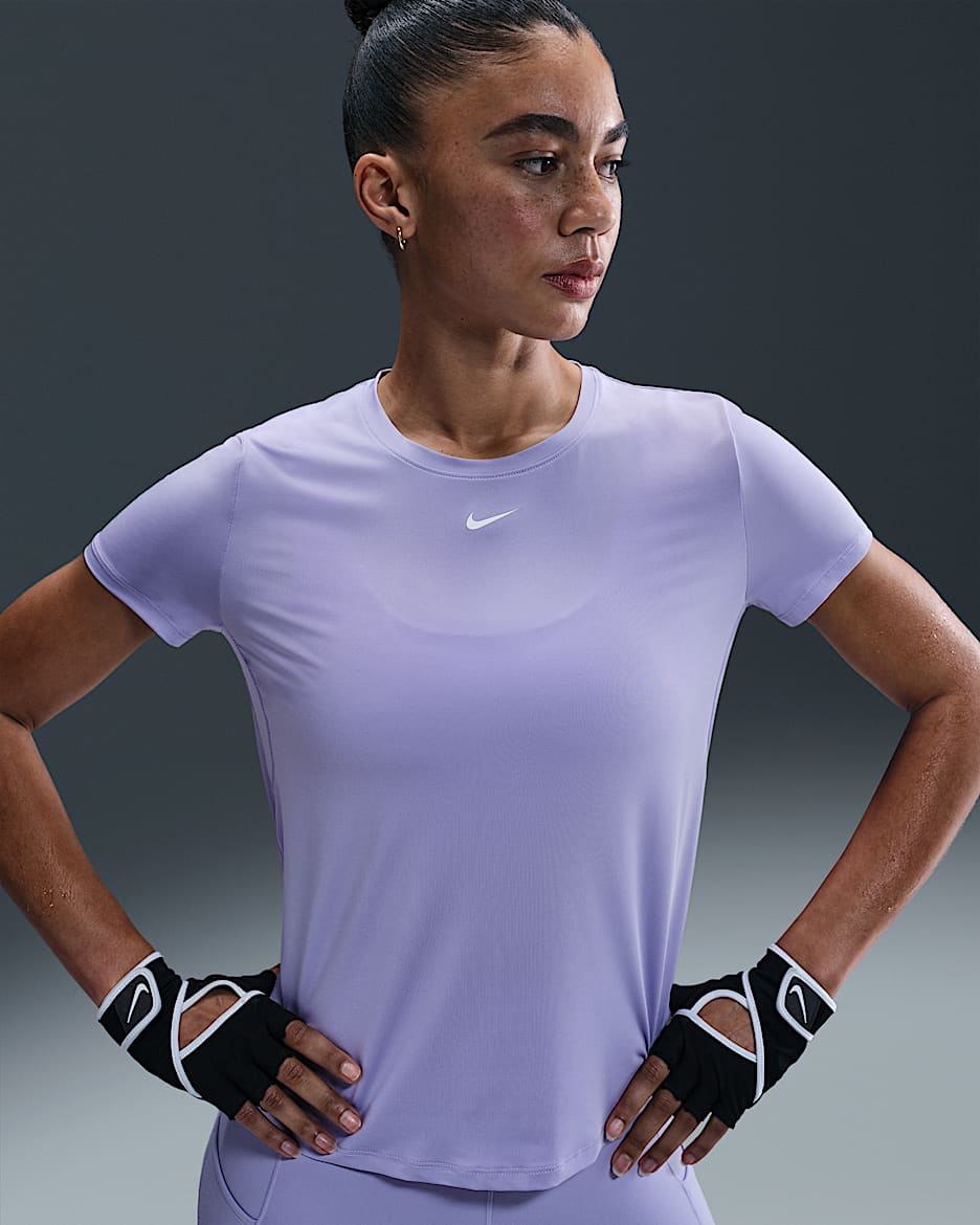 Damska koszulka z krótkim rękawem Dri-FIT Nike One Classic - Lilac Ice/Biel