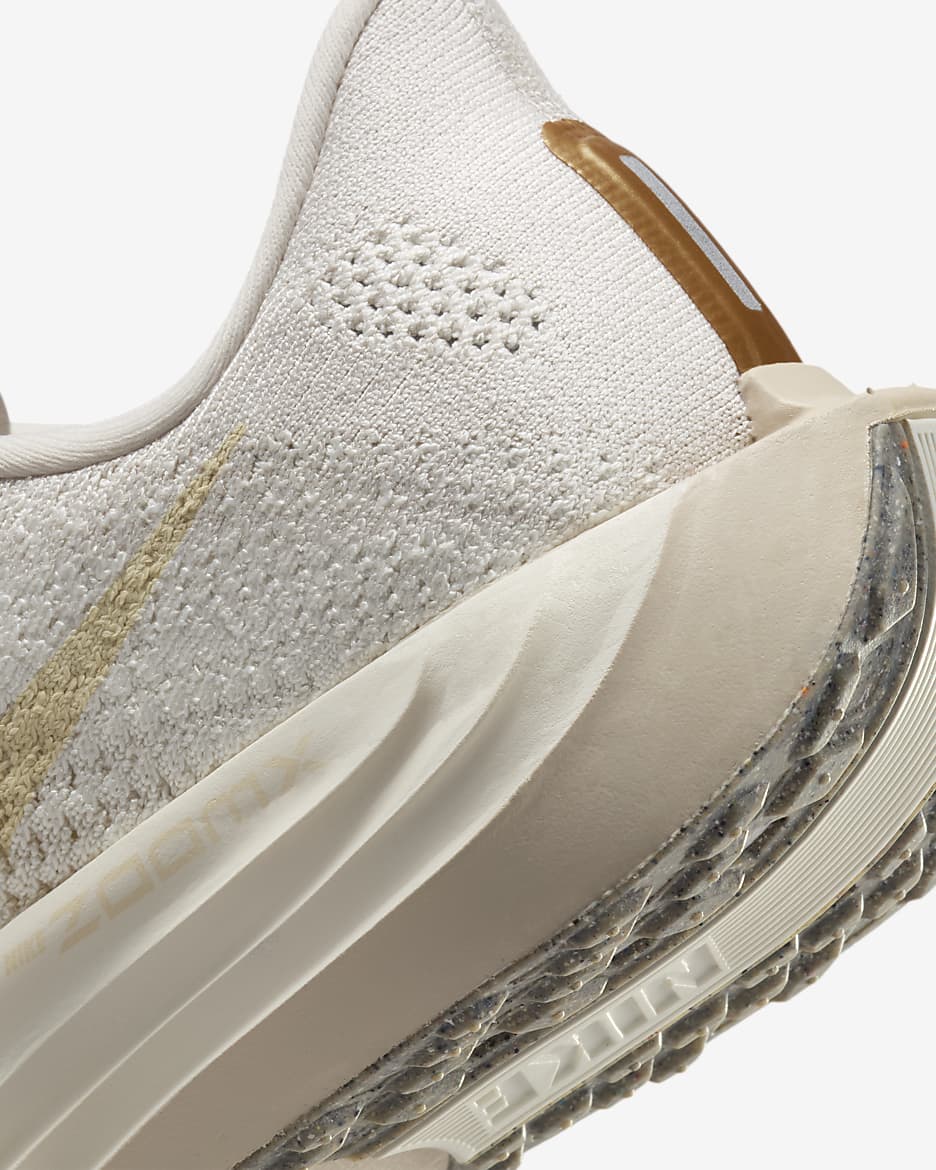 Nike Pegasus Plus hardloopschoenen voor dames (straat) - Light Orewood Brown/Sail/Gum Light Brown/Coconut Milk