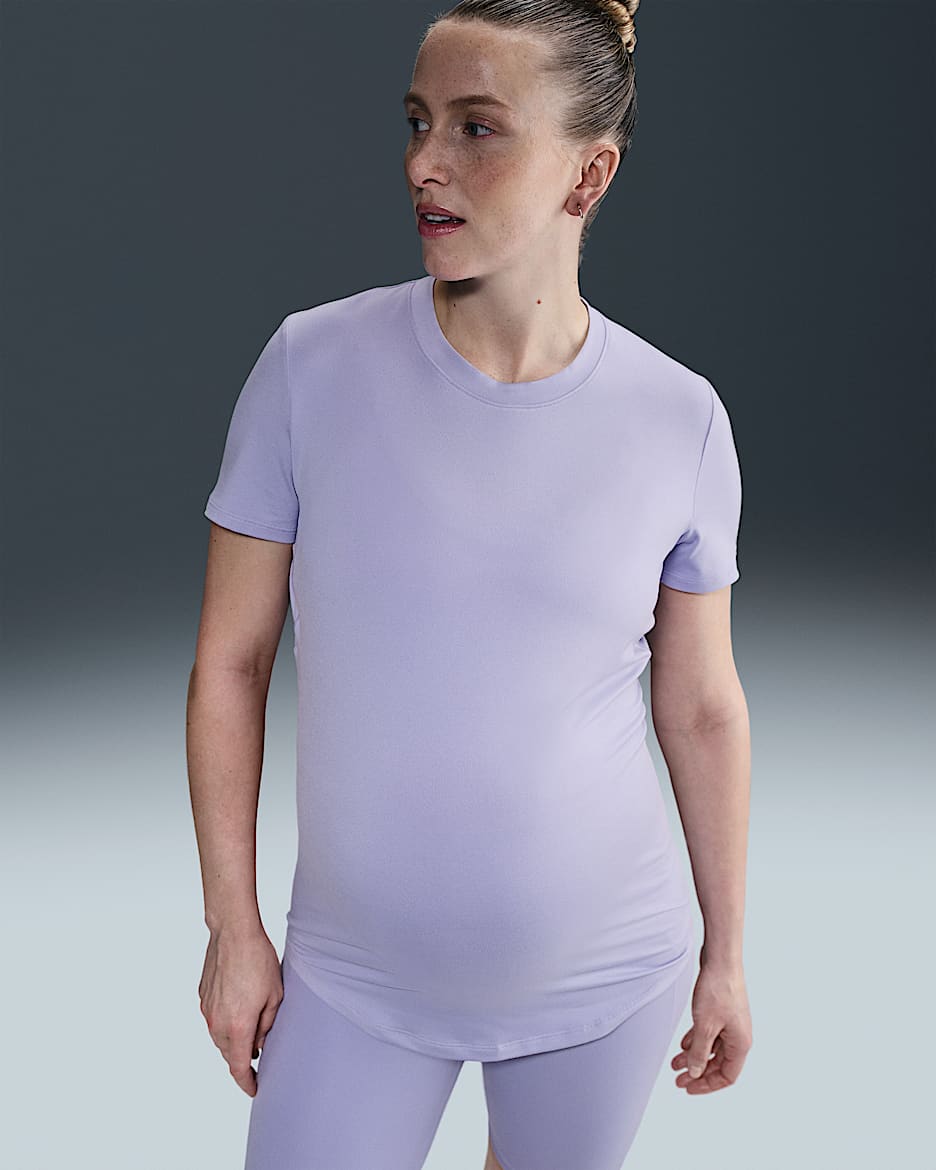 Nike (M) One Dri-FIT-Kurzarmshirt mit schmaler Passform für Damen (Schwangere und Mütter) - Lilac Ice