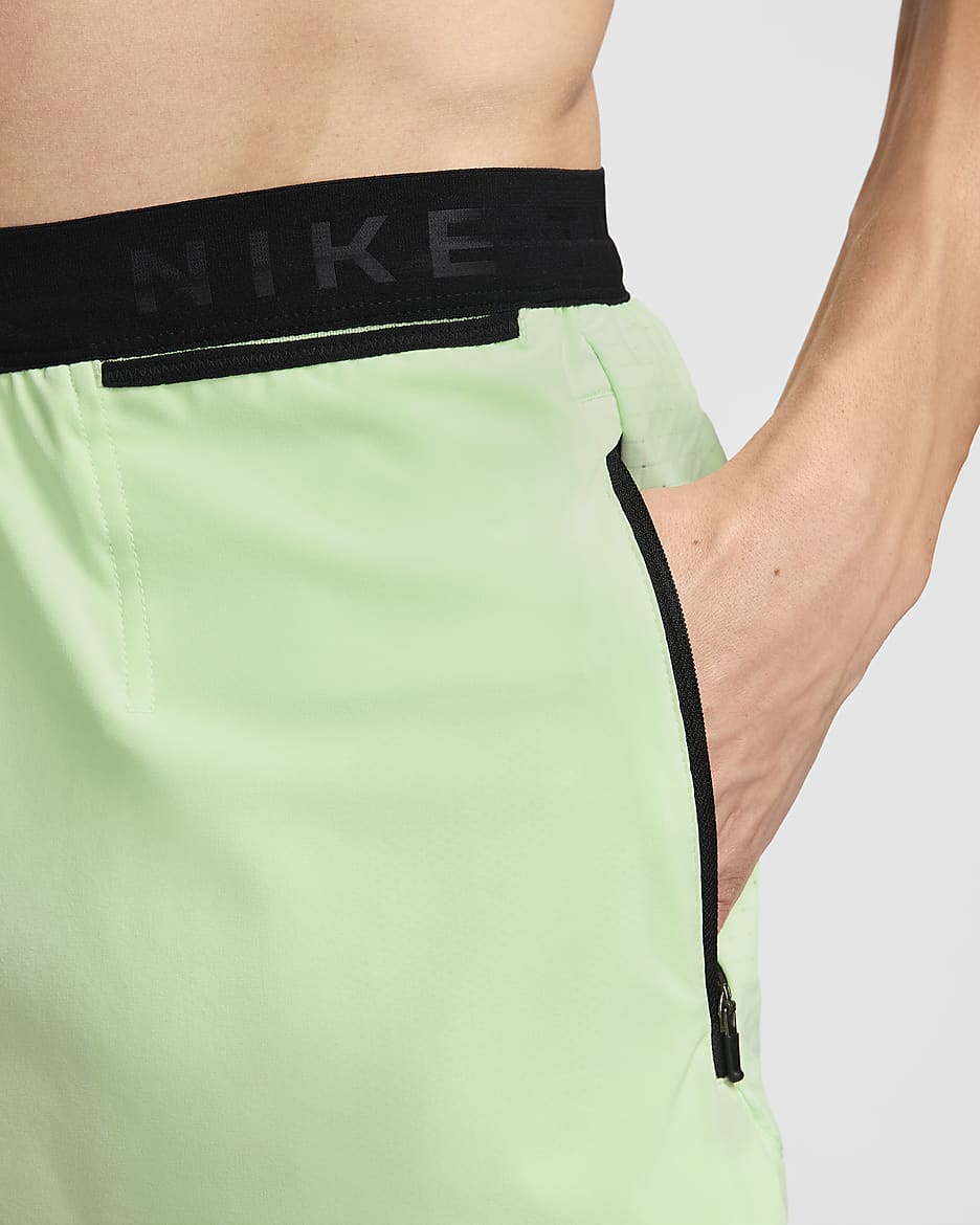 Nike Trail Second Sunrise Pantalons curts amb eslip incorporat de 13 cm Dri-FIT de running - Home - Vapor Green/Vapor Green/Negre