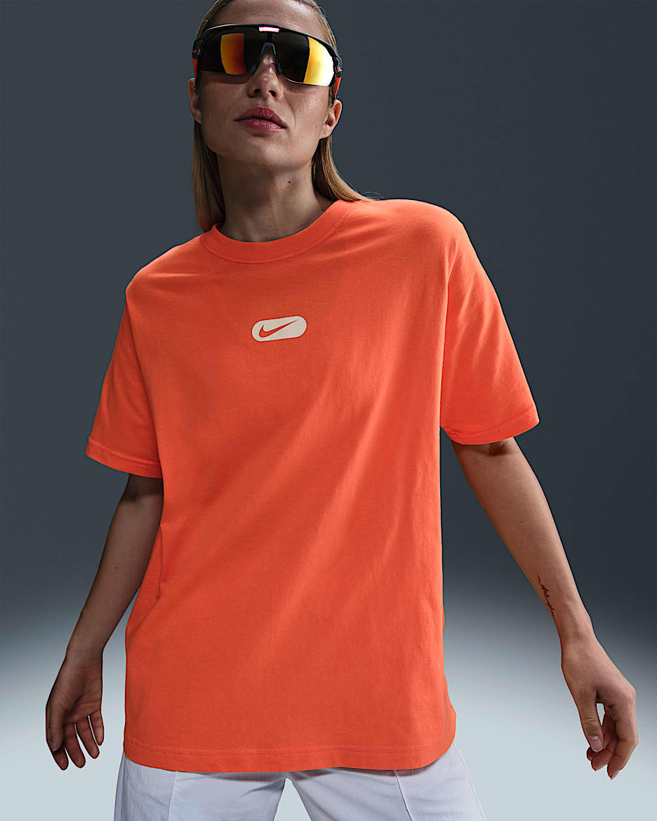 Nike Sportswear Club Women's Short-Sleeve T-Shirt - Turf Orange