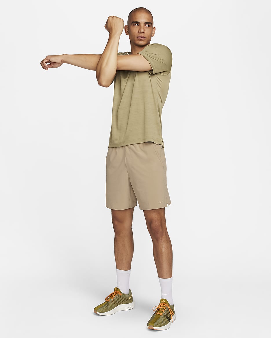 Nike Unlimited multifunctionele niet-gevoerde herenshorts met Dri-FIT (18 cm) - Khaki/Zwart/Khaki