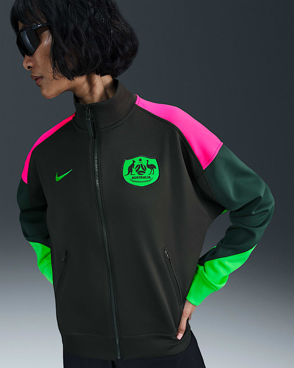 Dámská fotbalová reprezentační bunda Nike Dri-FIT Austrálie Academy Pro - Night Forest/Pro Green/Hyper Pink/Poison Green