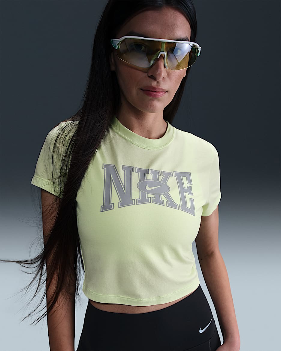 Playera slim cropped para mujer Nike Sportswear - Lima líquida claro