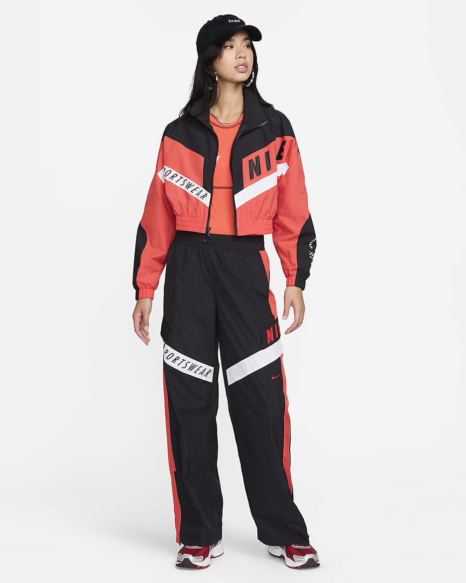 Nike Sportswear Damenjacke aus Webmaterial - Light Crimson/Schwarz/Schwarz