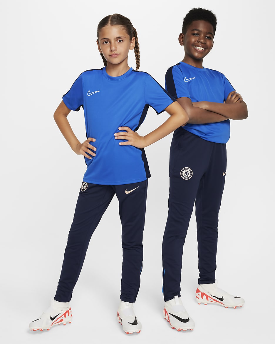 Chelsea F.C. Strike Older Kids' Nike Dri-FIT Football Knit Pants - Obsidian/Light Photo Blue/Guava Ice