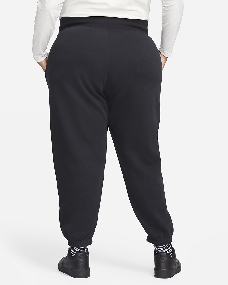 Nike Sportswear Phoenix Fleece Women's High-Waisted Oversized Tracksuit Bottoms (Plus Size) - Black/Sail