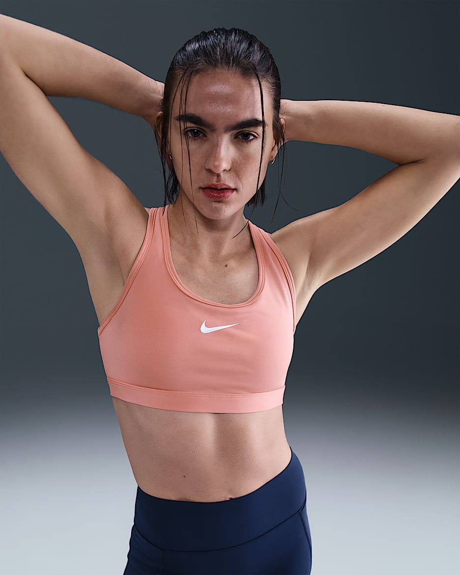 Bra deportivo con almohadillas para mujer Nike Swoosh Medium Support - Rosa óxido/Blanco