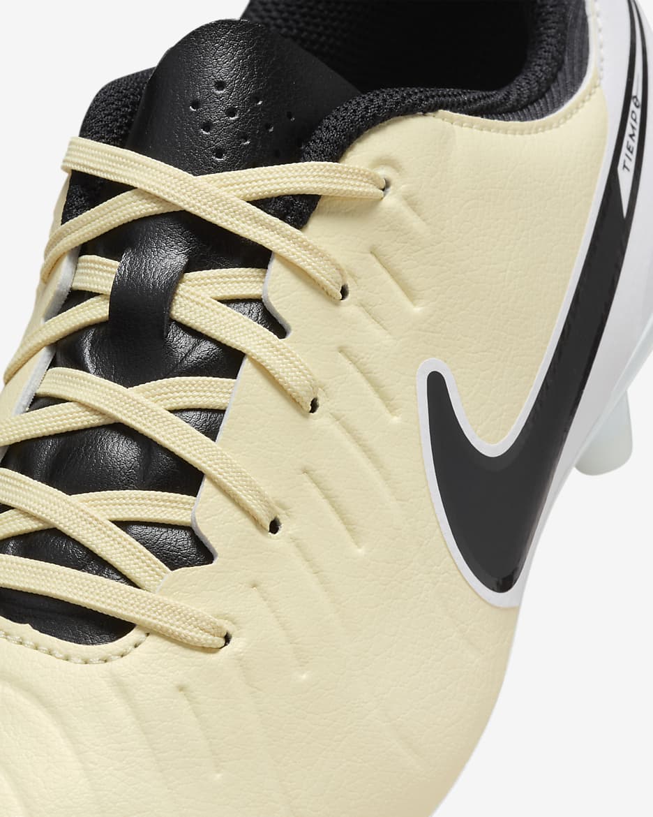 Chaussure de foot basse à crampons multi-surfaces Nike Jr. Tiempo Legend 10 Academy pour enfant/ado - Lemonade/Metallic Gold Coin/Noir