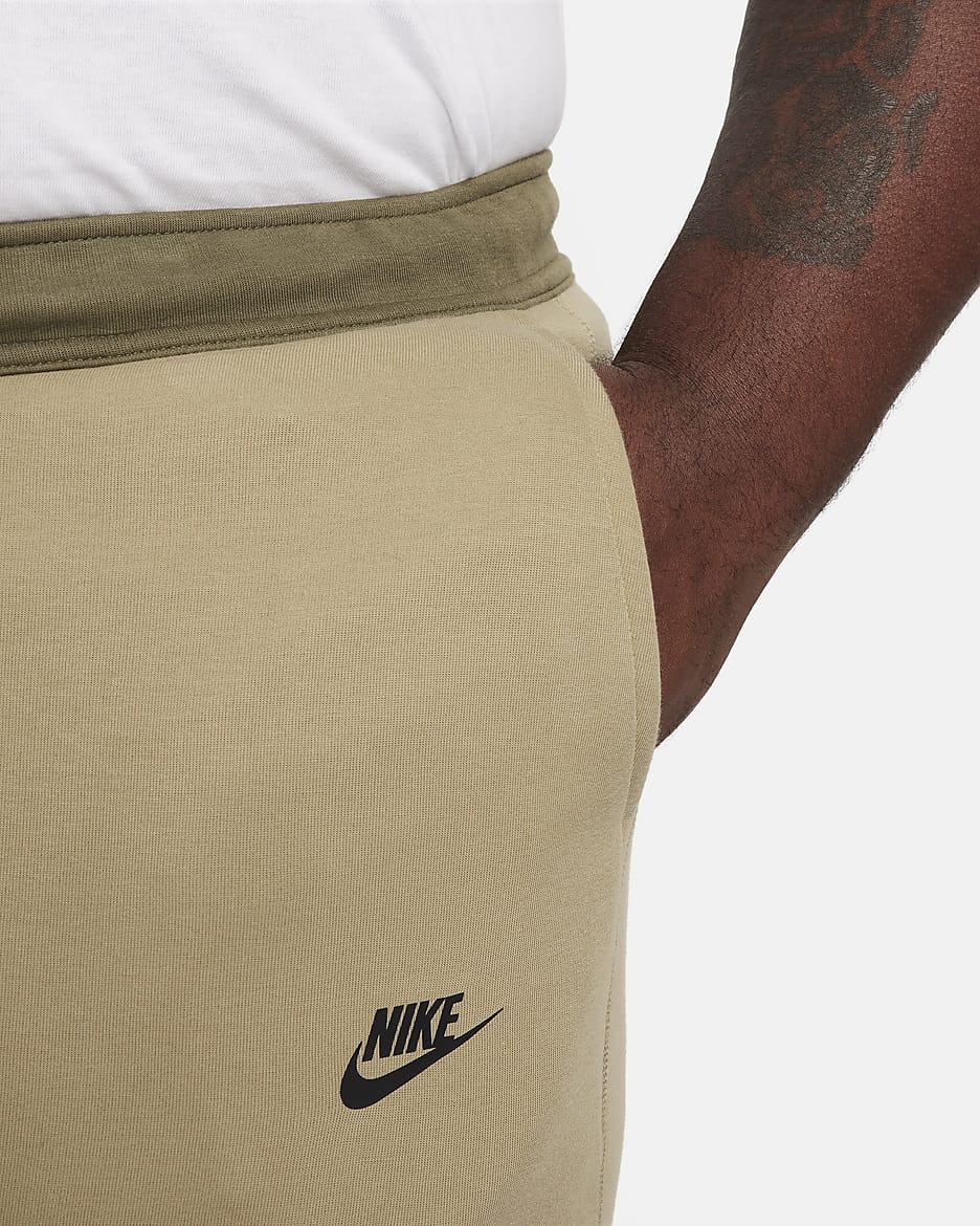 Nike Sportswear Tech Fleece férfi szabadidőnadrág - Neutral Olive/Medium Olive/Fekete