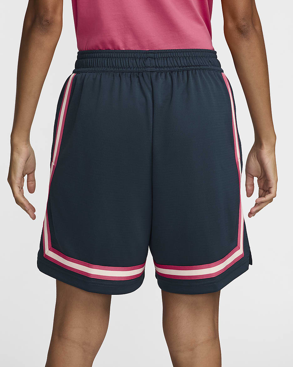 Nike Crossover Dri-FIT 18 cm Kadın Basketbol Şortu - Armory Navy/Aster Pink/Crimson Tint