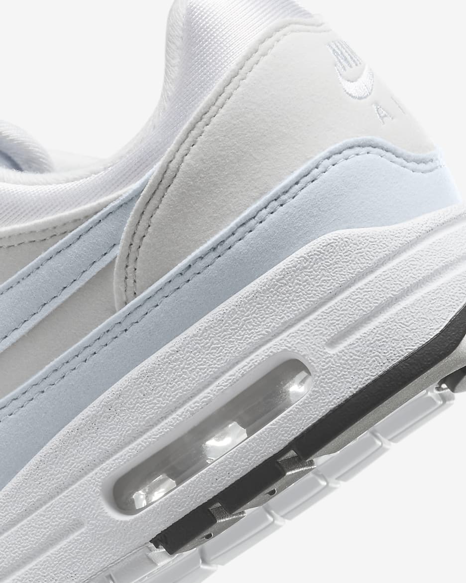 Chaussure Nike Air Max 1 pour femme - Blanc/Platinum Tint/Noir/Football Grey