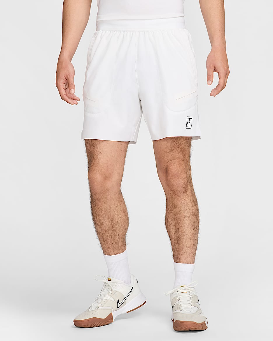 ナイキコート アドバンテージ メンズ Dri-FIT 15cm テニスショートパンツ - ホワイト/ブラック