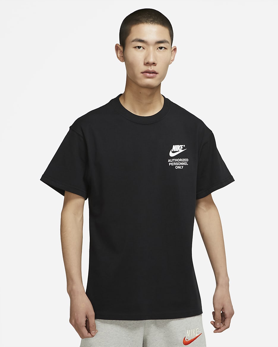 Nike Sportswear Men's T-Shirt - Black