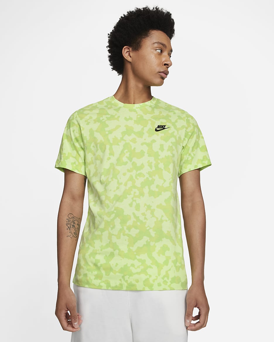Nike Sportswear Men's Club T-Shirt - Light Liquid Lime
