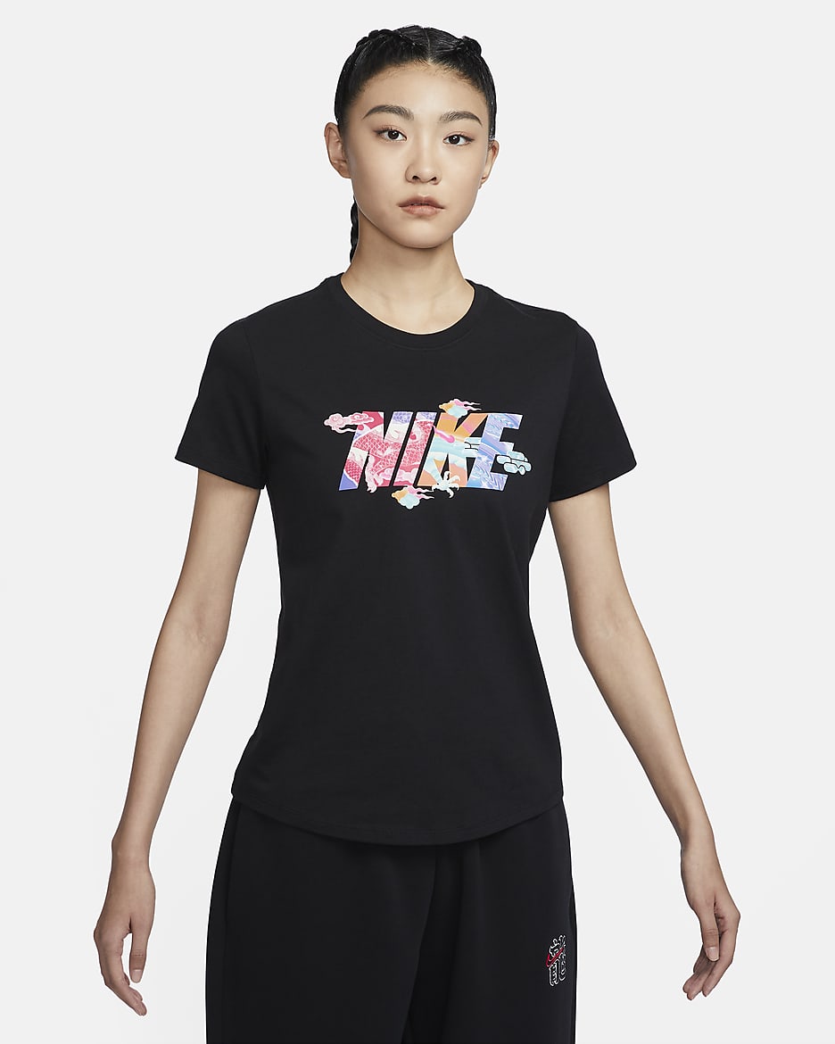 เสื้อยืดผู้หญิง Nike Sportswear "LNY" - ดำ