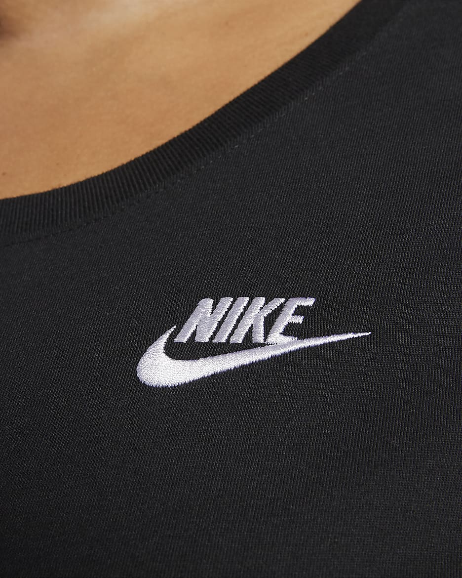 Γυναικείο T-Shirt Nike Sportswear Club Essentials (μεγάλα μεγέθη) - Μαύρο/Λευκό