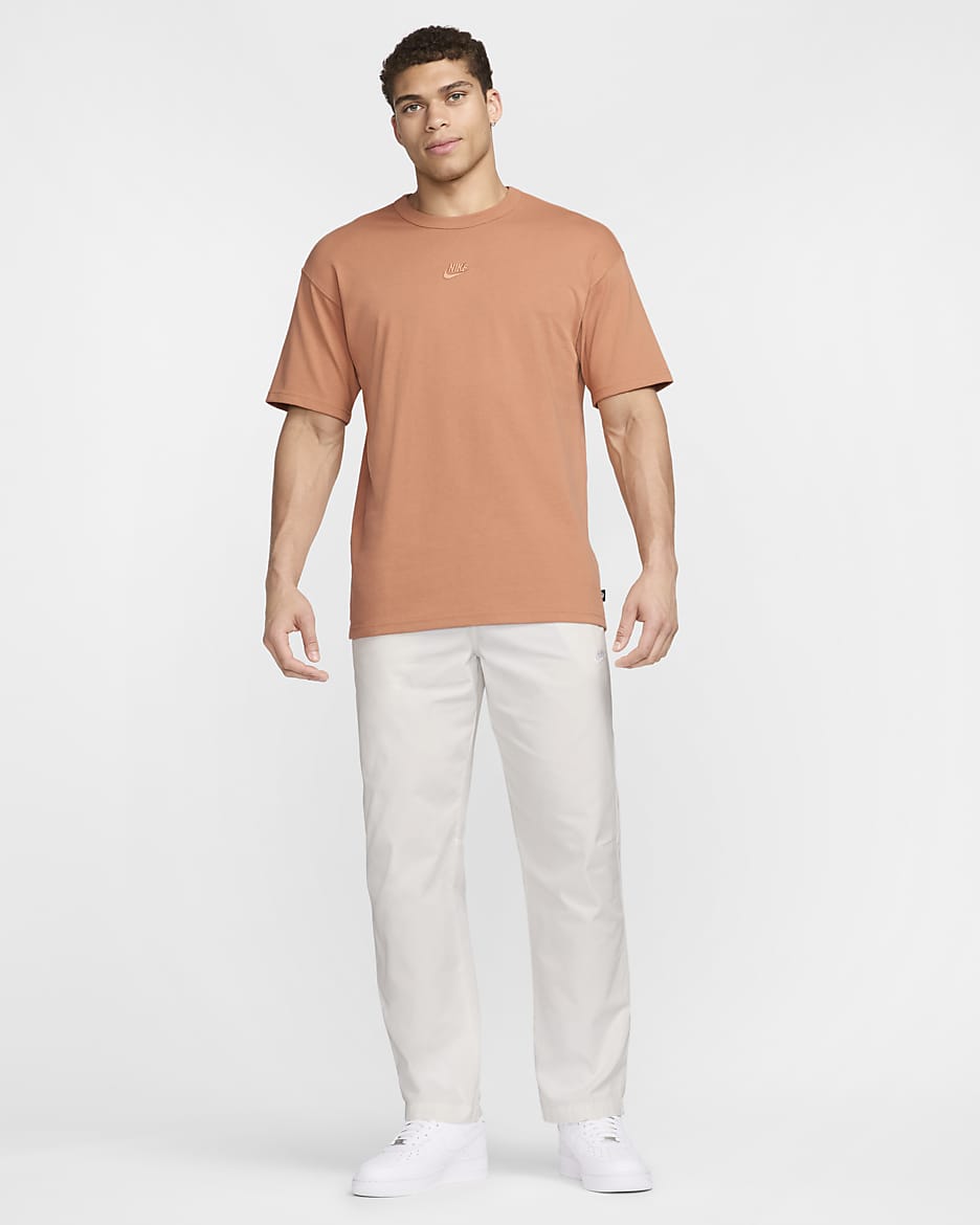 Nike Sportswear Premium Essentials T-shirt voor heren - Amber Brown