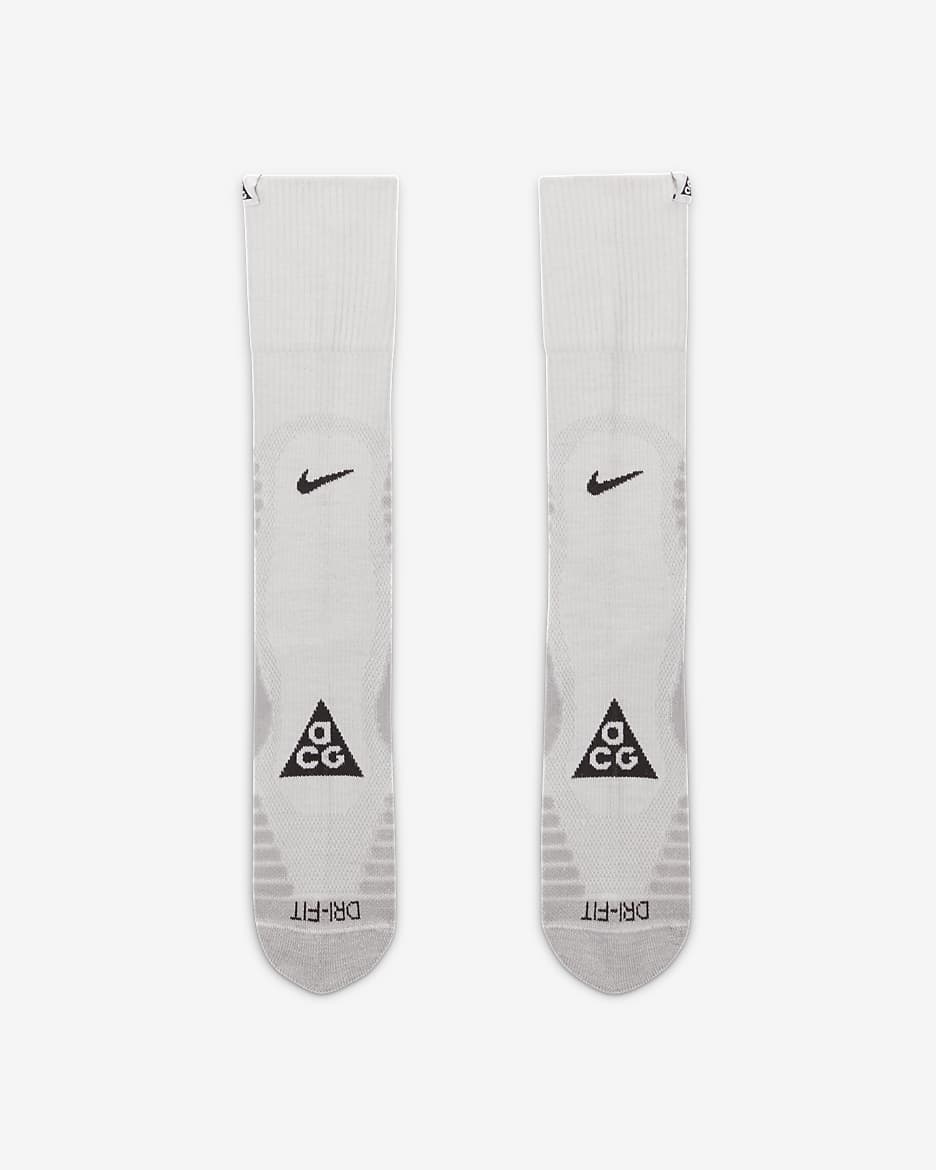 Nike ACG gepolsterte Outdoor-Crew-Socken - Summit White/Light Smoke Grey