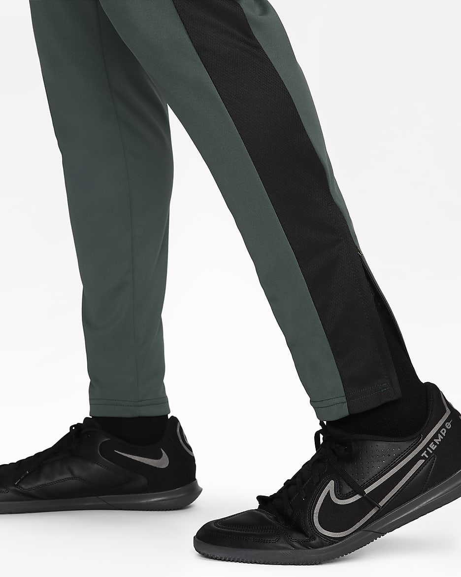 Nike Dri-FIT Academy Pantalón de fútbol Dri-FIT - Hombre - Vintage Green/Negro/Negro/Blanco