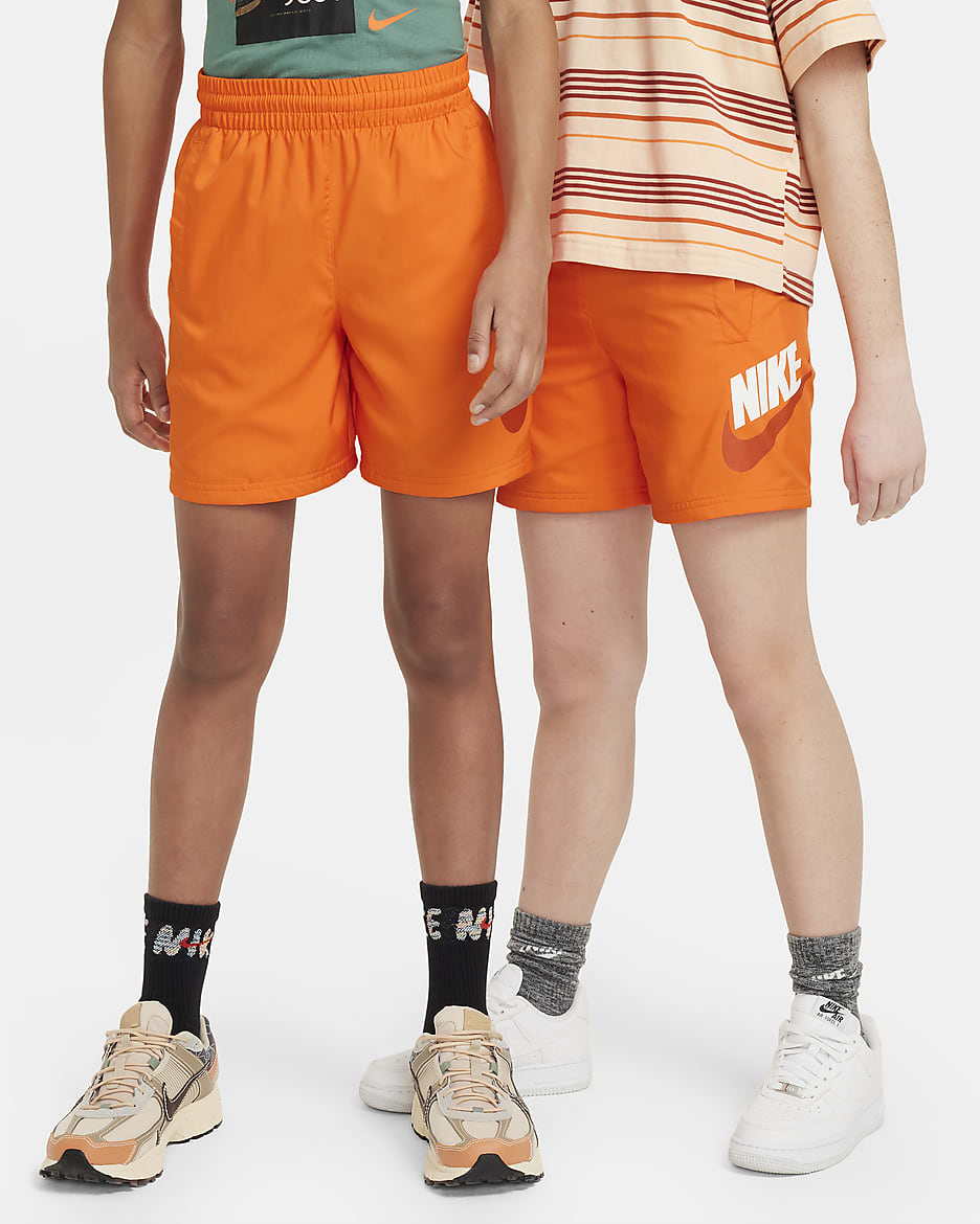 Shorts in tessuto Nike Sportswear – Ragazzi - Safety Orange