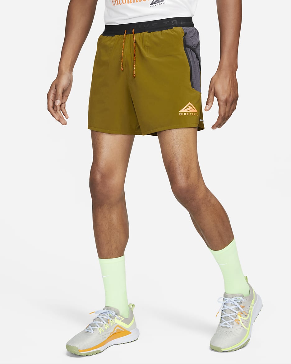 Nike Dri-FIT 男款 12.5 公分隱藏式內裡越野短褲 - Olive Flak/Gridiron/Bright Mandarin