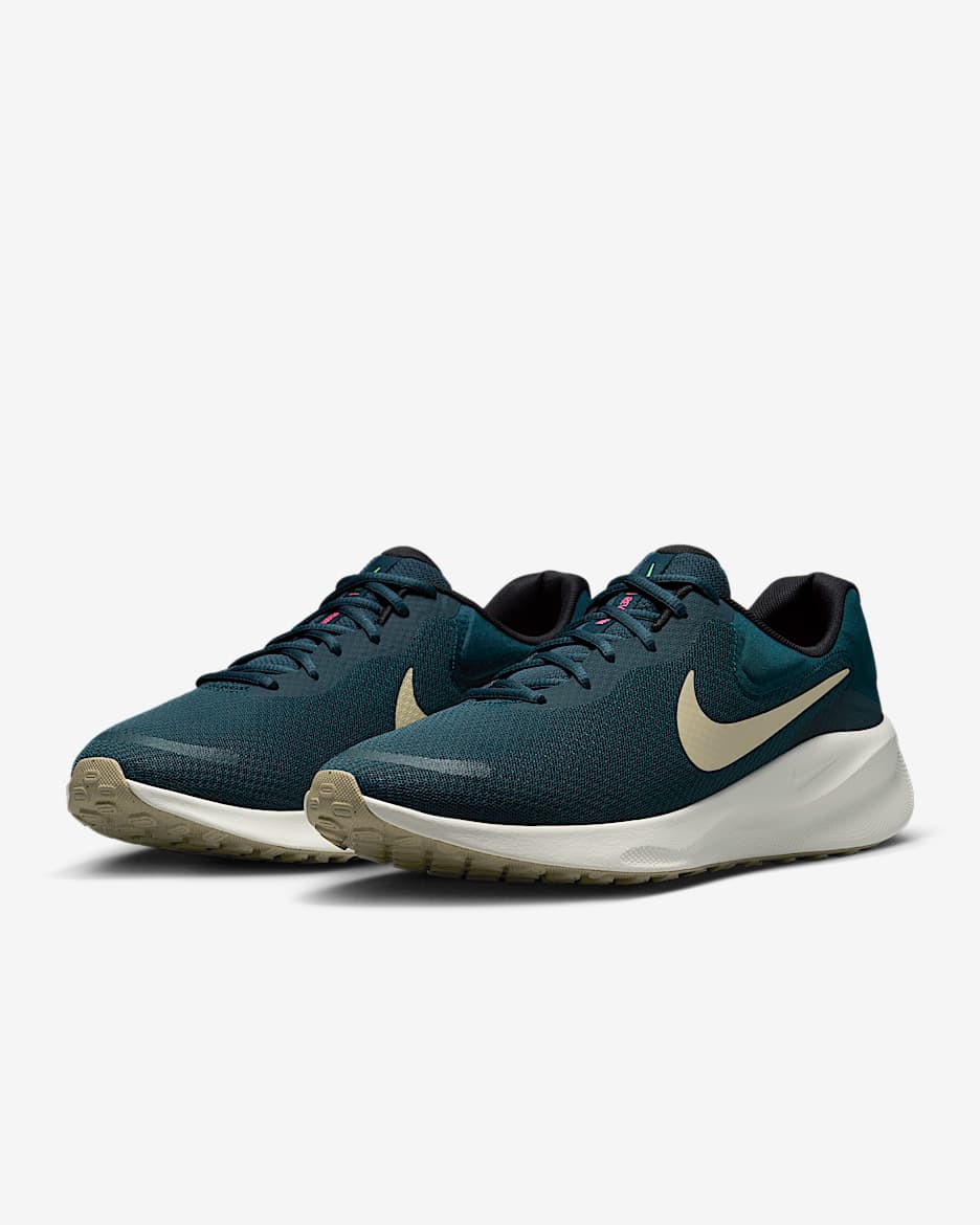 Tenis para correr en pavimento para hombre Nike Revolution 7 - Azul marino militar/Verde strike/Hiperrosa/Caqui desierto