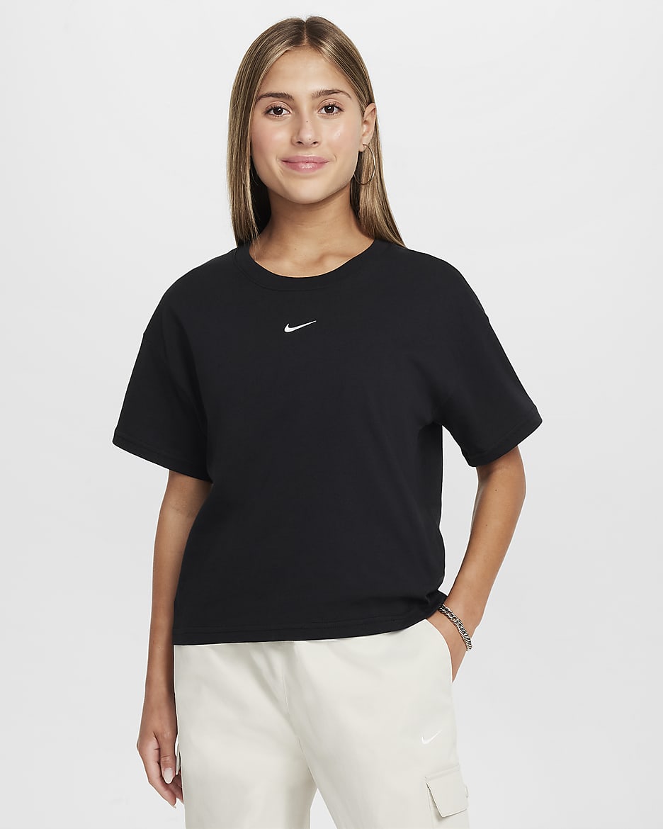 Nike Sportswear Essential T-shirt voor meisjes - Zwart