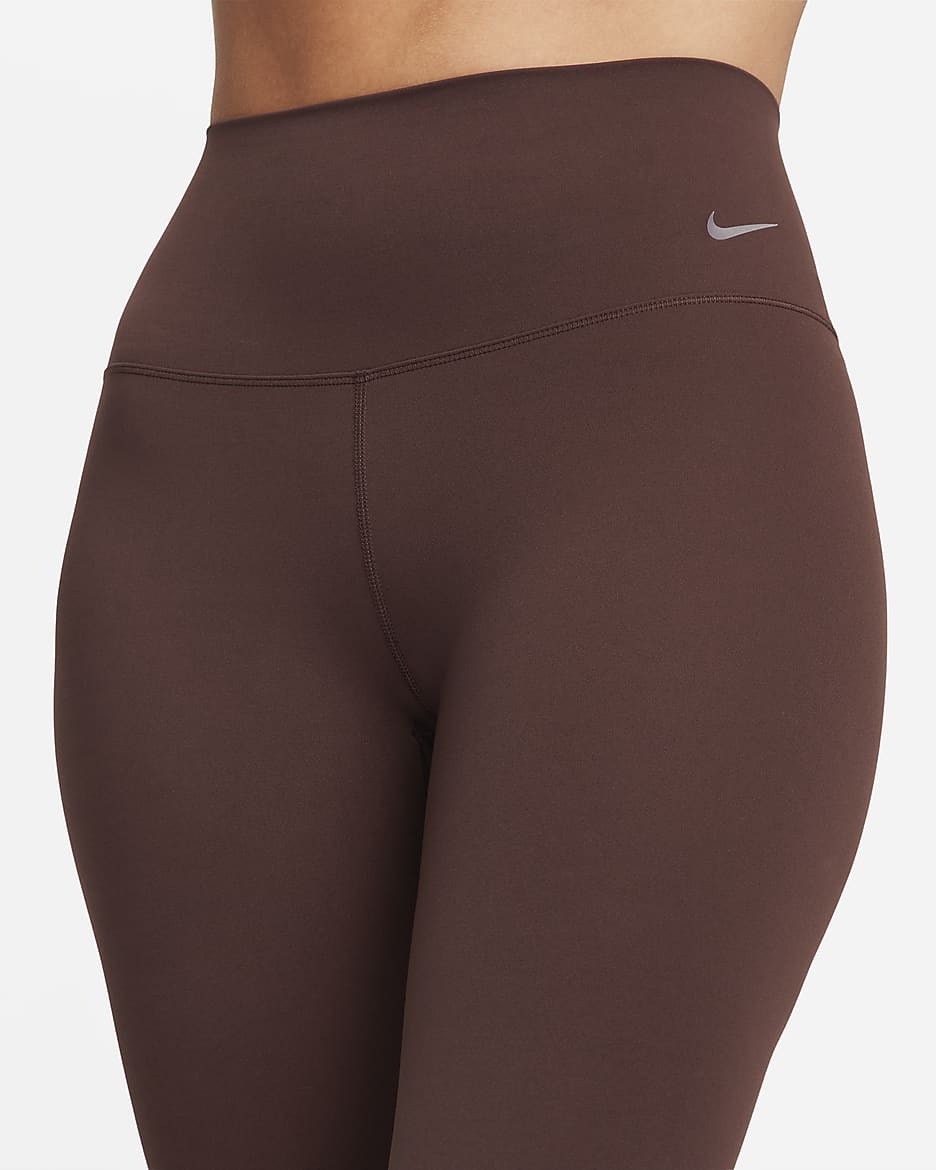 Leggings cropped de tiro alto de sujeción suave para mujer Nike Zenvy - Tierra/Negro