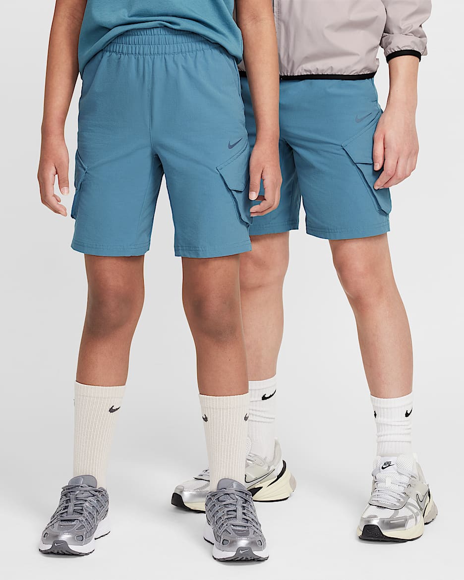 Nike Sportswear City Utility Older Kids' Cargo Shorts - Smoky Blue/Black