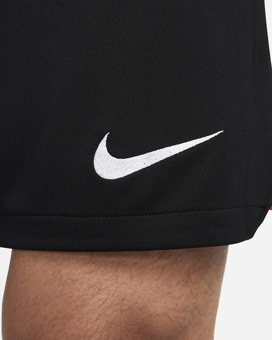 Ανδρικό ποδοσφαιρικό σορτς Nike Dri-FIT εντός/εκτός έδρας Άιντραχτ Φρανκφούρτης 2023/24 Stadium - Μαύρο/University Red/Λευκό