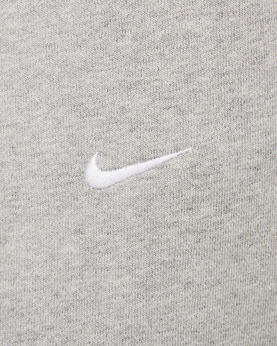 Nike Solo Swoosh Fleece-Hose mit offenem Saum für Herren - Dark Grey Heather/Weiß