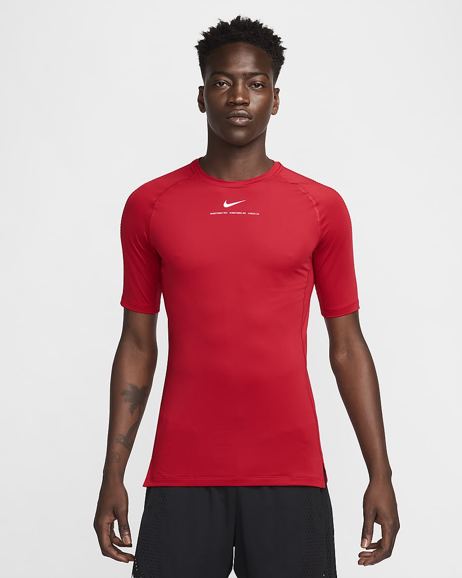 NOCTA Kurzarm-Base-Layer-Basketball-Oberteil für Herren - University Red/Weiß