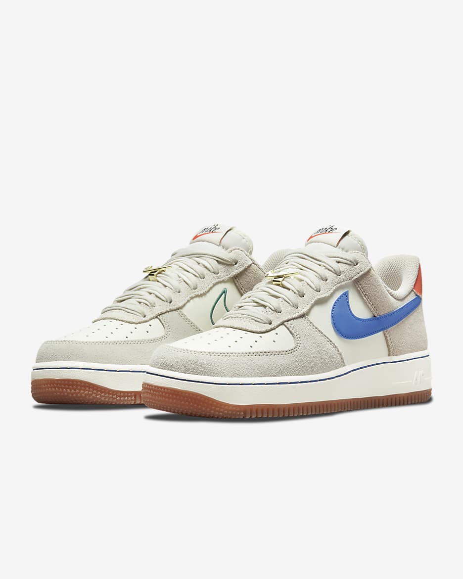 Nike Air Force 1 '07 SE Women's Shoe - Sail/Cream II/Light Bone/Green Noise