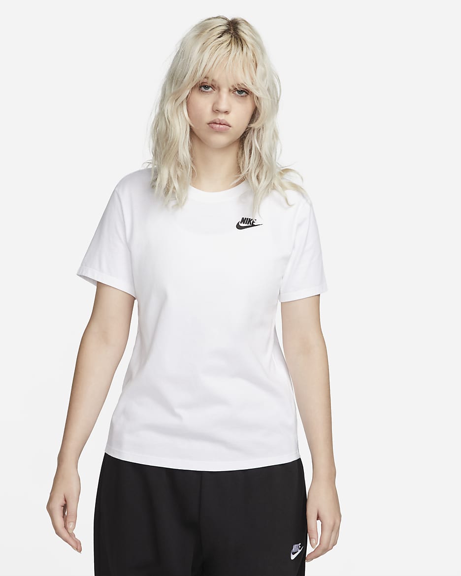 Γυναικείο T-Shirt Nike Sportswear Club Essentials - Λευκό/Μαύρο